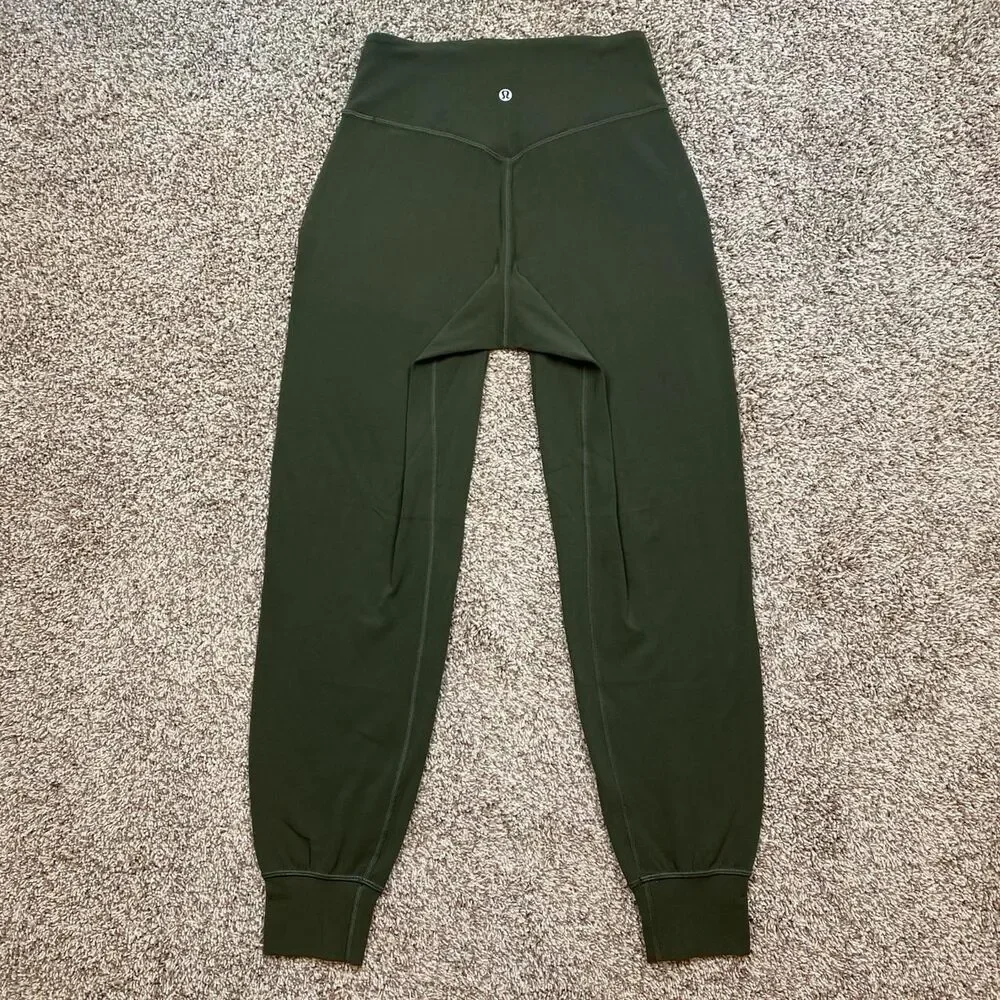 Lululemon Women's Green Joggers-tracksuits